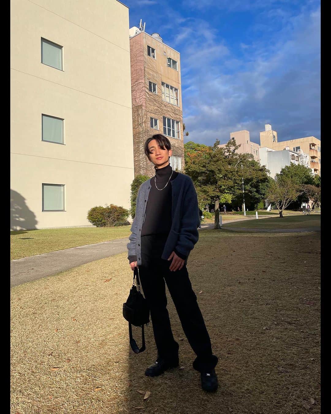 桜井雅斗のインスタグラム：「アハ体験シリーズ🌝  🌘🌗🌖」