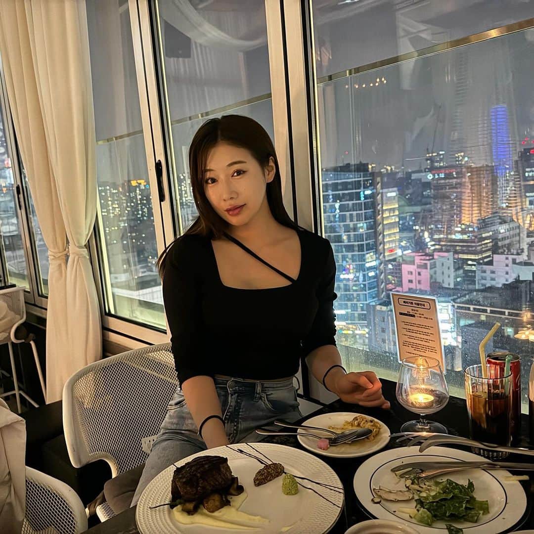のインスタグラム：「江南📍”merry garden” お洒落で美味しかった☺️」