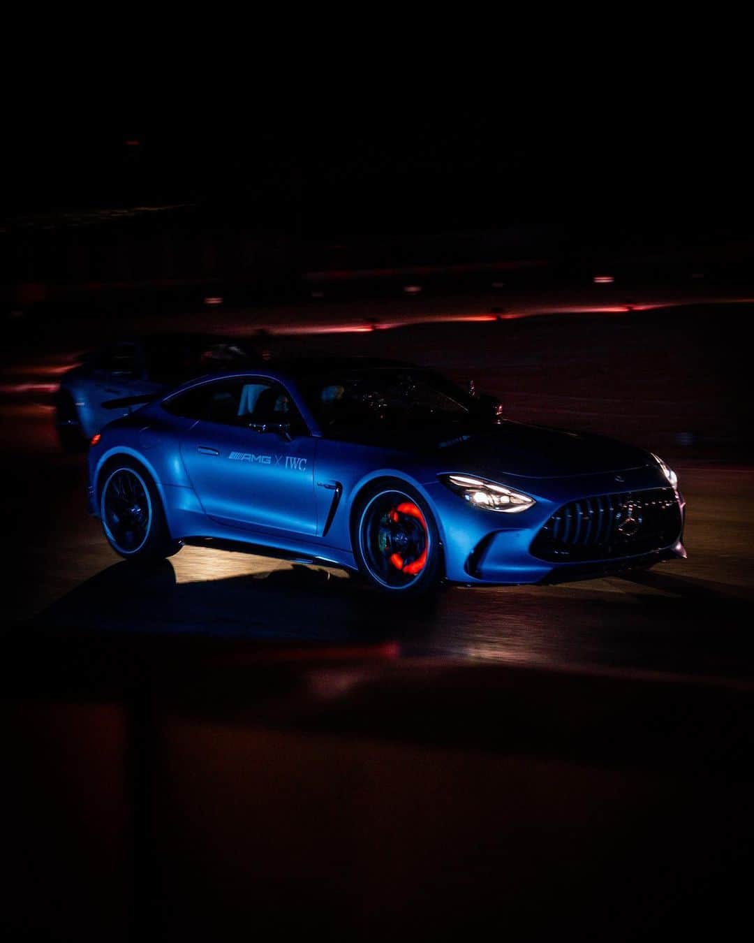 MERCEDES AMG PETRONASさんのインスタグラム写真 - (MERCEDES AMG PETRONASInstagram)「A night at Speed City. 🤩😍 Kicking off our #LasVegasGP in style.   Track action + drone show = an evening like no other. ✨  @mercedesamg  @iwcwatches  #AMGxIWC  #SOAMG」11月15日 22時51分 - mercedesamgf1