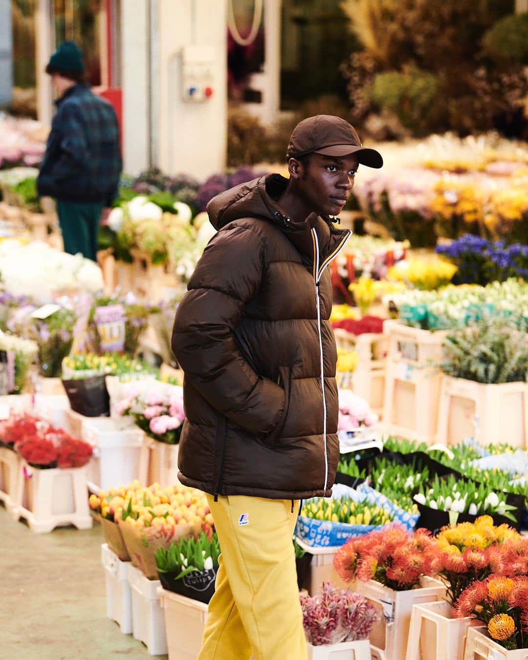 ケイウェイのインスタグラム：「Stay warm with Le Vrai 3.0 Claude Heavy Warm jacket! Its packable design, always keep you cozy during the winter. Fold it neatly into the mesh pocket for easy storage when not in use. Discover more on www.k-way.com    #KWAY」