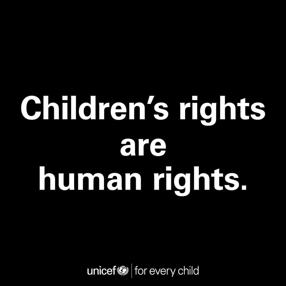 unicefのインスタグラム：「Children’s rights are human rights. However, in too many places today, children’s rights are under attack.    Enough is enough. This #WorldChildrensDay, join UNICEF in calling for peace for every child.」
