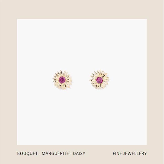 オーレリービダマンさんのインスタグラム写真 - (オーレリービダマンInstagram)「Rhodolite garnets are the daisies’ heart of the BOUQUET collection ❤️🌸  #Iconic #Bouquet #Marguerite #Daisy #finejewelry #aureliebidermann」11月15日 22時59分 - aureliebidermann