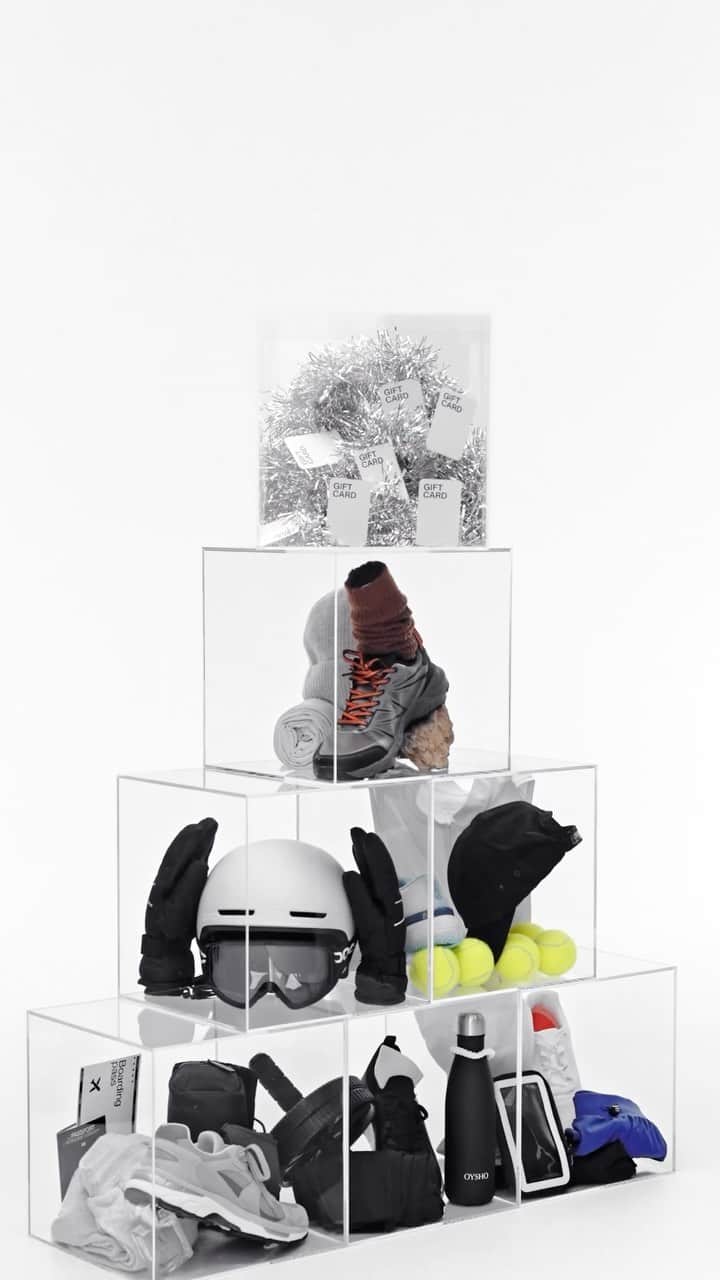 Oyshoのインスタグラム：「GIFT GUIDE - CHOOSE YOUR FAVOURITE: Sports, travel, winter sports & gift card 🎁 . . . #oysho #gift #giftguide #sports」