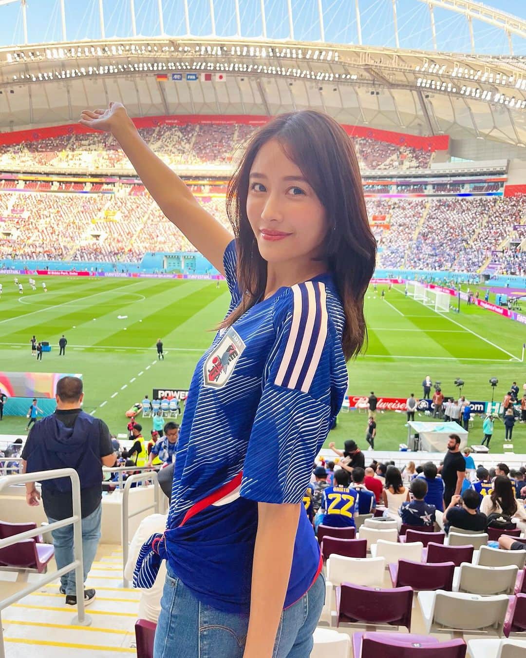 川口優菜さんのインスタグラム写真 - (川口優菜Instagram)「. 良い時も悪い時もみんなで共有し合えるって素敵💓 日本が一つになる瞬間！世界が一つになる瞬間！  頑張ってる人を見に行くのが好き。 2026年ワールドカップも楽しみ⚽️🎥💹 #worldcup2026 #qatarworldcup2022 #ワールドカップ2022  #カタールワールドカップ2022  #soccer#soccergame#hermes」11月15日 23時23分 - yuna.kawaguchi