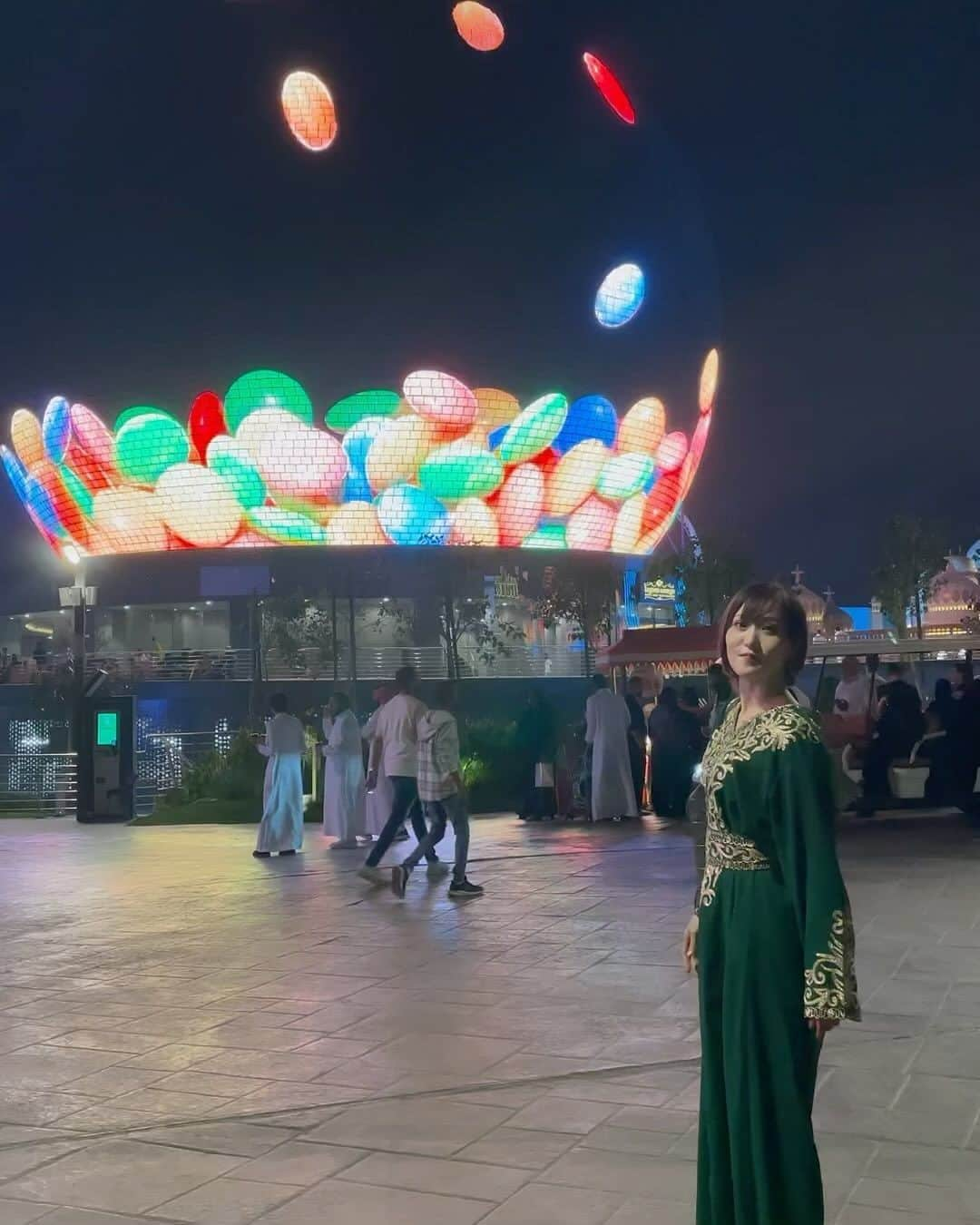 関口愛美のインスタグラム：「The 35m LED dome at Boulevard World in Riyadh, Saudi Arabia is amazing and even more beautiful when seen up real!!  #riyadh #boulevard #boulevardworld #saudiarabia #boulevardriyadhcity #leddome #led #illumination」