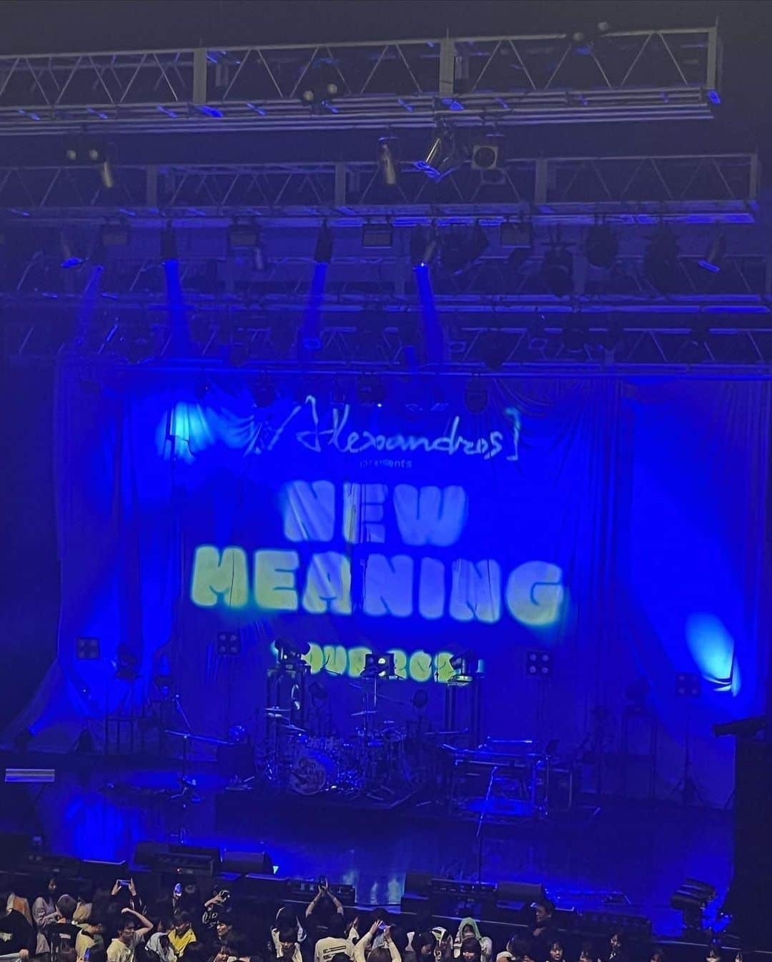 猪居亜美さんのインスタグラム写真 - (猪居亜美Instagram)「​​​​​[Alexandros]さんのNEW MEANING TOUR 2023 初日、行かせて頂きましたー！！🔥 久しぶりに観させていただいたライブ、かっこよすぎて最高でした😭 楽しかったー！！  写真はギターの白井さんと🎸🤘 ありがとうございました！！！ #Alexandros」11月15日 23時50分 - ami_noi23