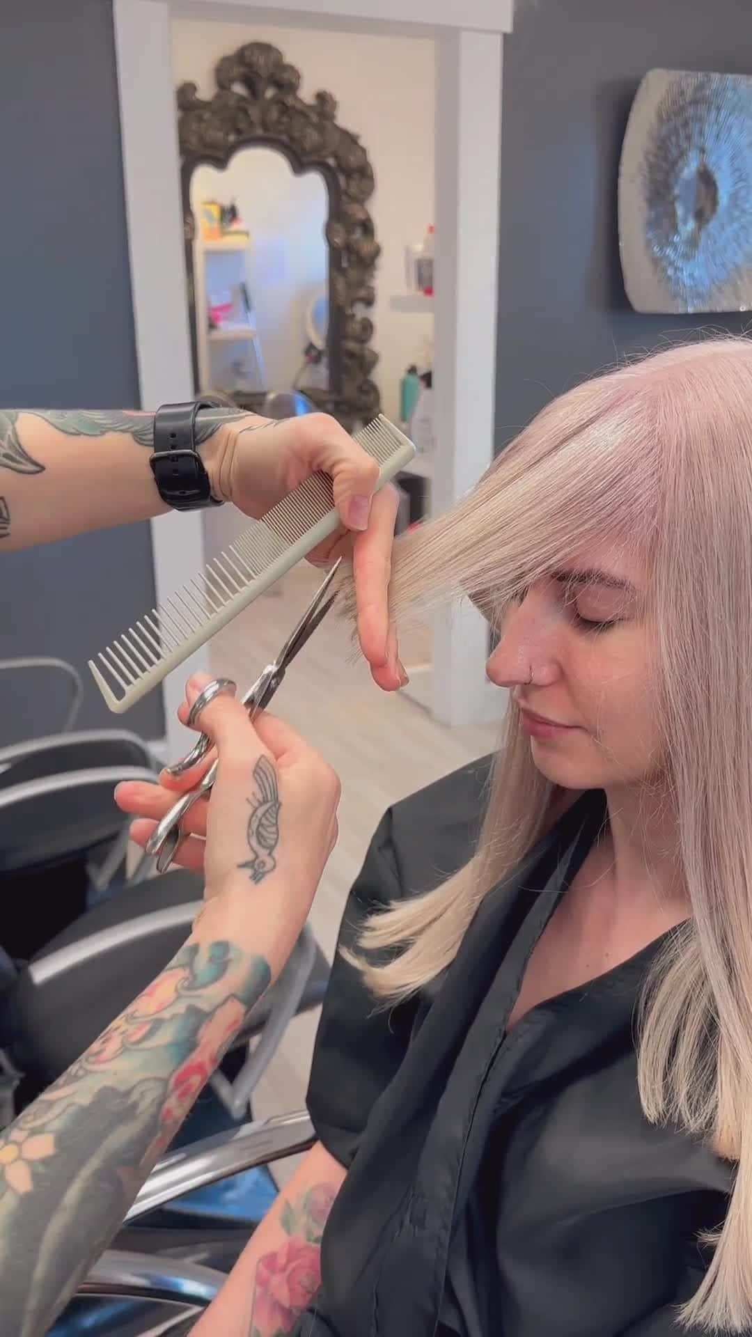 Sam Villaのインスタグラム：「⁠#SnipSnip ✂️ Watch @annetteluxe create the perfect fringe. ⁠ ⁠ Tools Used:⁠ Sam Villa Artist Series Shear 6.25"⁠ ⁠ About These Shears: ⁠ Sharper, harder blades and a sculpted handle that fits perfectly in your hand. Every detail on our Artist Series 6.25” Shear is expertly crafted for ultimate comfort and precision control. Contoured blades slide seamlessly through all types of hair, and the shear responds to the slightest input from your hand. Powerful enough for deep point cutting and delicate enough for detail work, this versatile shear will quickly become your go-to tool. ⁠ ⁠ #SamVilla⁠ #SamVillaCommunity⁠ .⁠ .⁠ .⁠ .⁠ .⁠ #haircutting #samvilla #hairtutorial #hairvideo #haircut #hairstylist #behindthechair #modernsalon #americansalon #blondehair #faceframe #freshhaircut #newhair #beforeandafter」