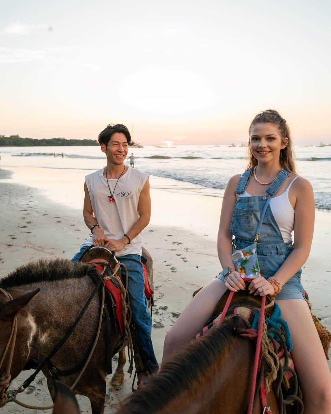 はるきさんのインスタグラム写真 - (はるきInstagram)「It was a precious experience to ride a horse at beach with this beautiful sunset. I always dreamed this moment to be presented. I’m so grateful that we were able to connect with horses in such a natural atmosphere. Loving every single moment that we had 🥰」11月15日 23時53分 - hr.8ruki