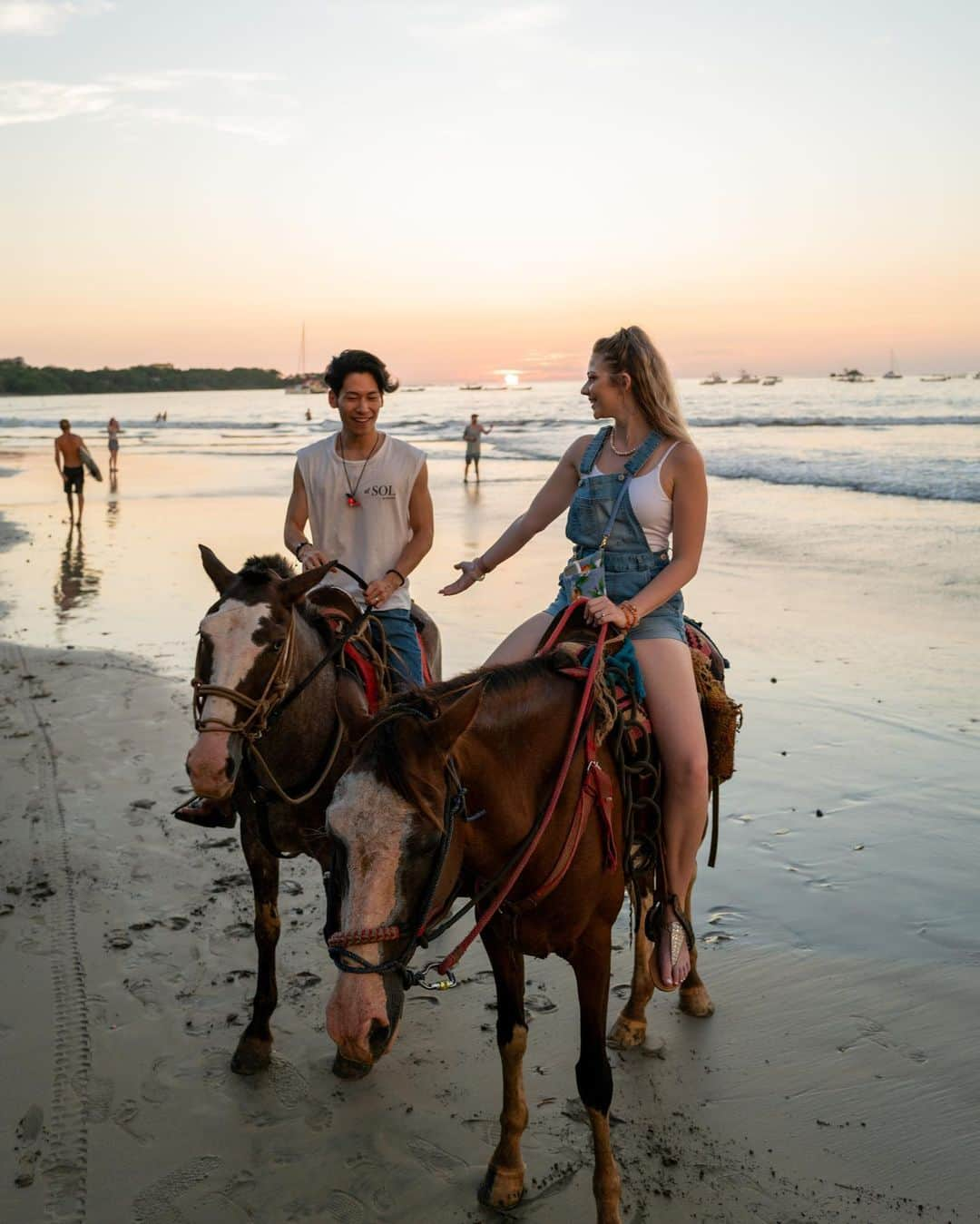 はるきさんのインスタグラム写真 - (はるきInstagram)「It was a precious experience to ride a horse at beach with this beautiful sunset. I always dreamed this moment to be presented. I’m so grateful that we were able to connect with horses in such a natural atmosphere. Loving every single moment that we had 🥰」11月15日 23時53分 - hr.8ruki