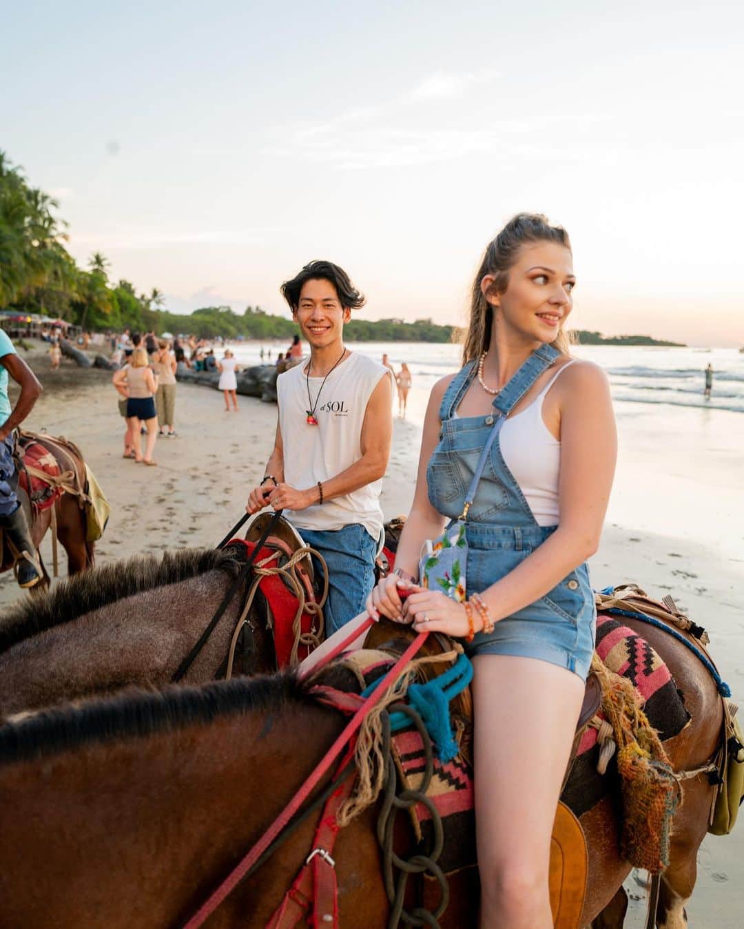 はるきのインスタグラム：「It was a precious experience to ride a horse at beach with this beautiful sunset. I always dreamed this moment to be presented. I’m so grateful that we were able to connect with horses in such a natural atmosphere. Loving every single moment that we had 🥰」