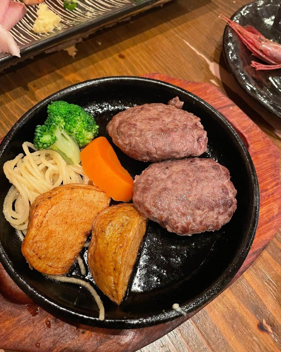 黒山健一さんのインスタグラム写真 - (黒山健一Instagram)「食の旅❗️ 美味い和食を食う⤴️⤴️ 最高に美味い🍽😋  #食の旅 #美味い #和食を食う」11月15日 23時56分 - kenichi_kuroyama