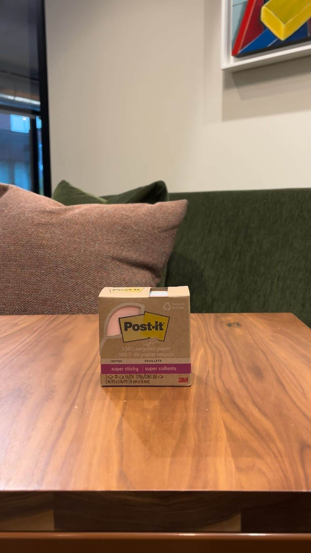 ポスト・イットのインスタグラム：「In honor of #AmericaRecyclesDay, we're showing off our Post-it® 100% Recycled Paper Super Sticky Notes in the most satisfying way possible 😍 Post-it® 100% Recycled Paper Super Sticky Notes: ♻️ Are curbside recyclable along with their packaging ♻️ Made in a zero-waste-to-landfill plant ♻️ Feature packaging that is also made with 100% recycled paper #postitnotes #postit #wanderlustpastelscollection #sustainability #sustainablepackaging」