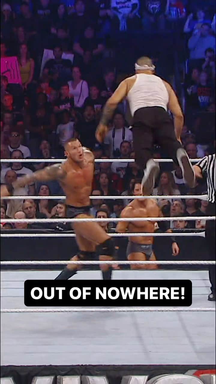 WWEのインスタグラム：「Gets us every time 🙌🔥 #SurvivorSeries」