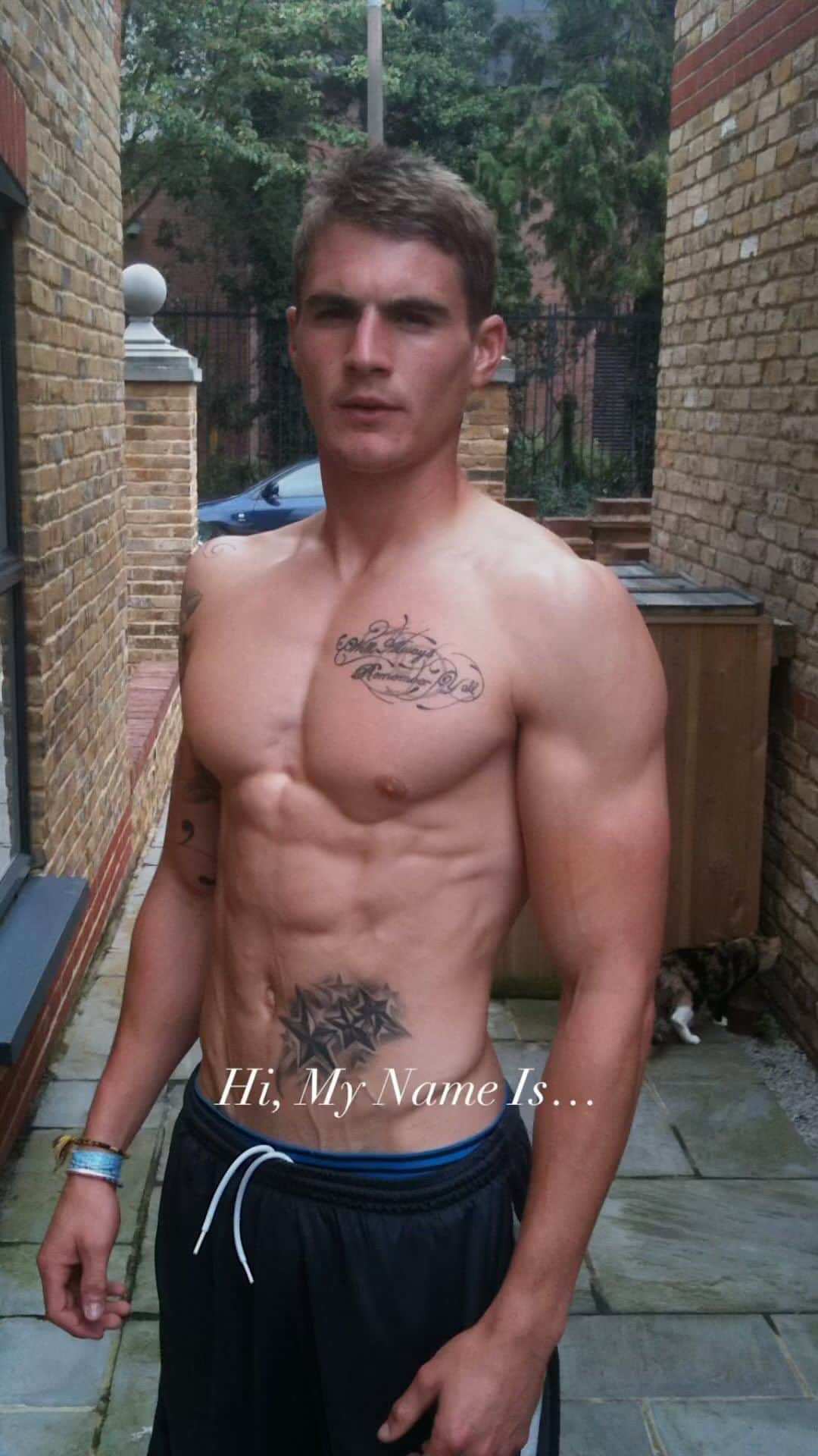 のインスタグラム：「15 years in the making💪#transformation」