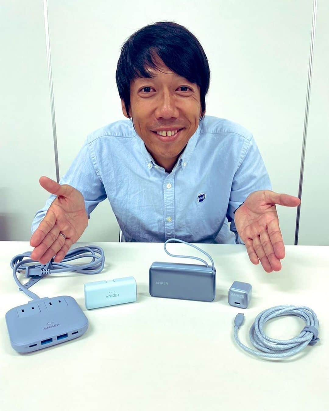 中村憲剛さんのインスタグラム写真 - (中村憲剛Instagram)「: 今年発売されたiPhone15からいよいよUSB-Cに統一されましたが、Ankerからも「小さい、速い。それが充電の新定番。」のAnker Nanoシリーズが発売されています‼︎  このシリーズ、いずれも小型で充電時間も早いので研修や仕事でとても重宝しています‼︎  カラーもオシャレ🐬  #Ankerアンバサダー #PR」11月15日 15時32分 - kengo19801031