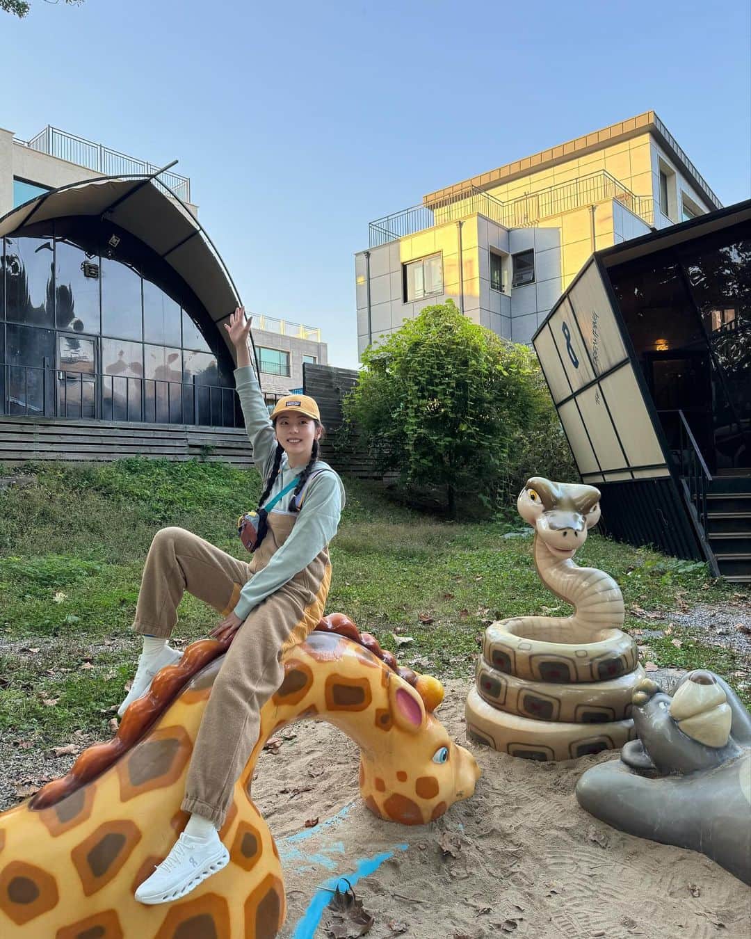 アン・ソヒのインスタグラム：「나 이날 쫌 귀여웠네..?😆🤭☺️🍁🍂🏞️🏕️」