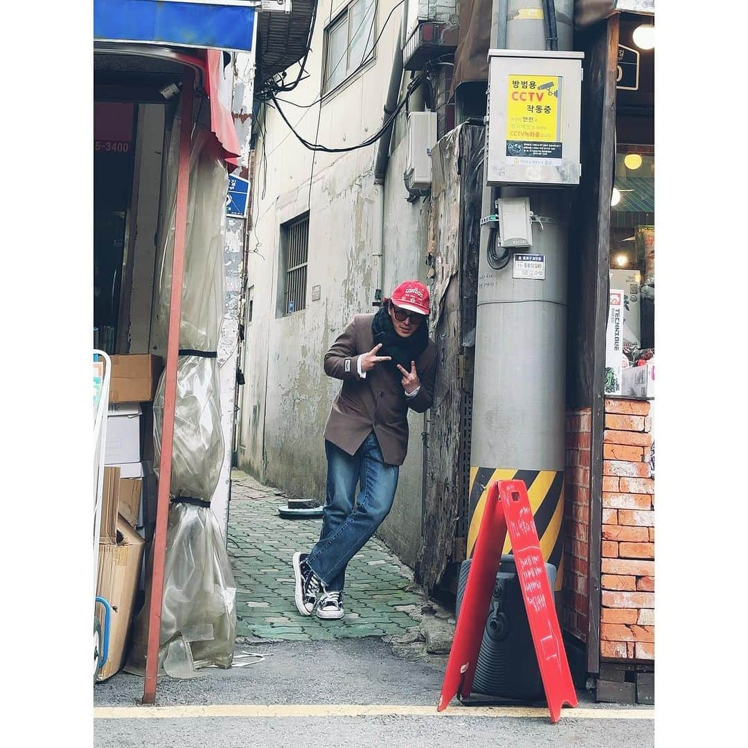 トン・ヒョンべさんのインスタグラム写真 - (トン・ヒョンべInstagram)「🧍‍♂️사진을 찍혔다. @londonunderground.studio」11月15日 15時55分 - ___hyunbae___