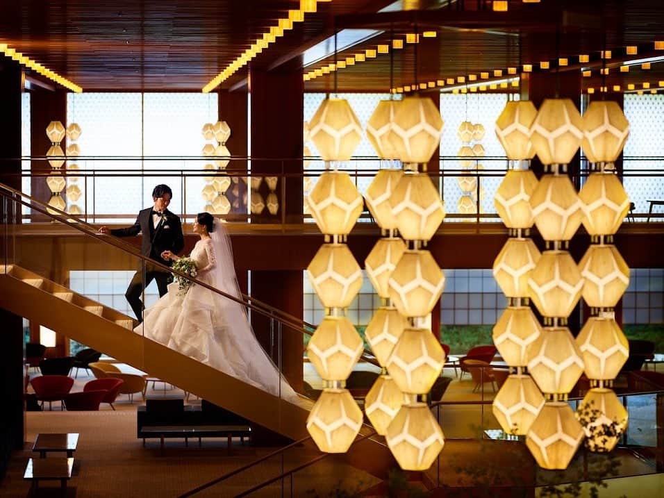 ホテルオークラ東京 Hotel Okura Tokyoのインスタグラム：「オークラ東京で永遠の誓いを💍 Make your eternal vows at The Okura Tokyo⛪️  @theokuratokyowedding  #ホテルウェディング #チャペル  #フォトウェディング #東京結婚式 #オークラウエディング #結婚式 #東京花嫁 #東京結婚 #ホテル婚  #theokuratokyo #オークラ東京　 #東京ホテル #ラグジュアリーホテル #tokyohotel #hotel  #luxuryhotel #wedding #hotelwedding  #lhw #lhwtraveler #uncommontravel」