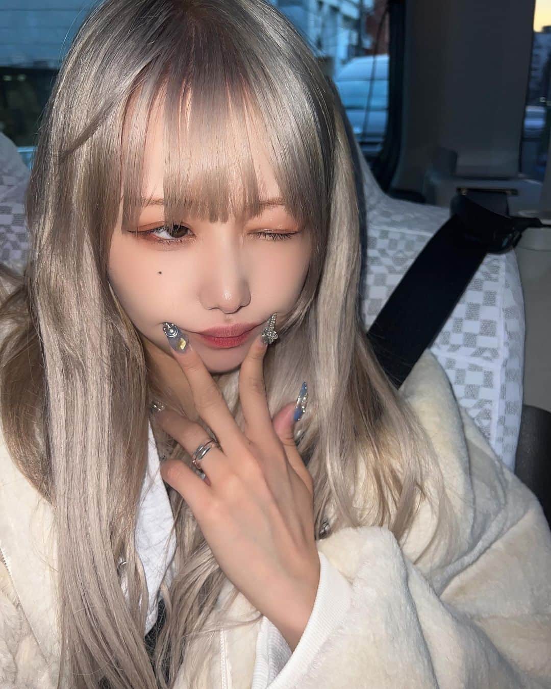 仮面ライアー217のインスタグラム：「にゅーからー！🦭」