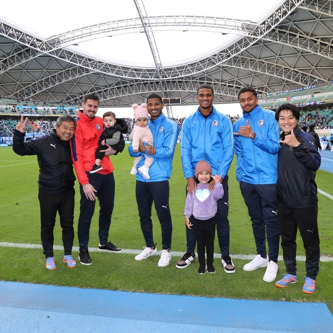 大分トリニータのインスタグラム：「🔵🟡2023明治安田生命J2リーグ第42節⚽️ 試合写真④📷 応援ありがとうございました！  #大分トリニータ #繋 #trinita」