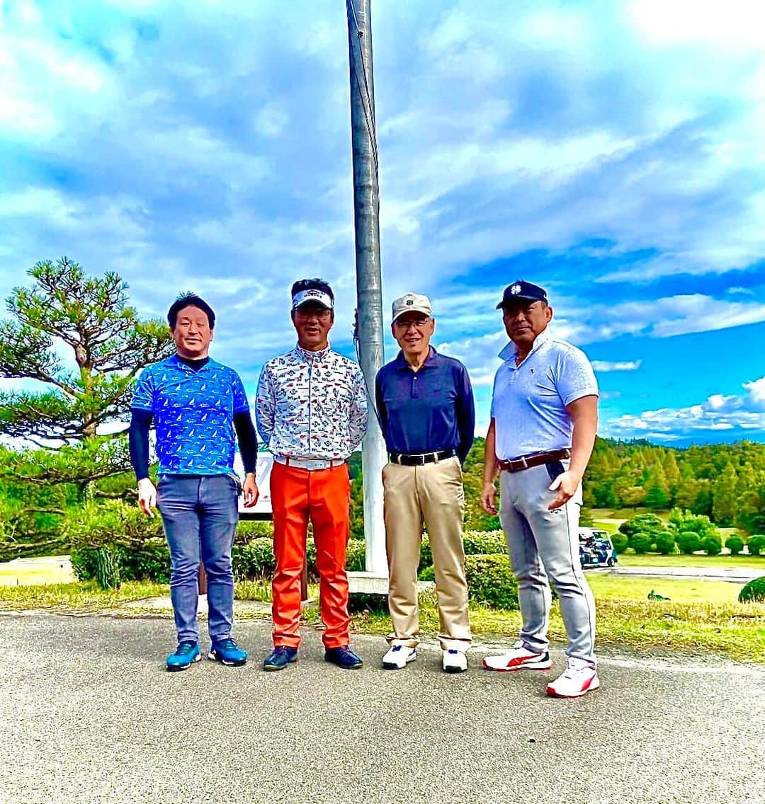 小路晃さんのインスタグラム写真 - (小路晃Instagram)「【喜寿】 茶の道の師匠、 澤田宗基先生の喜寿のお祝いの会。 自らを磨きあげ何時迄も若々しく、ゴルフも茶道も一級品な77歳を小生も目指します。 宗基先生、おめでとう御座います㊗️」11月15日 16時41分 - shoji74