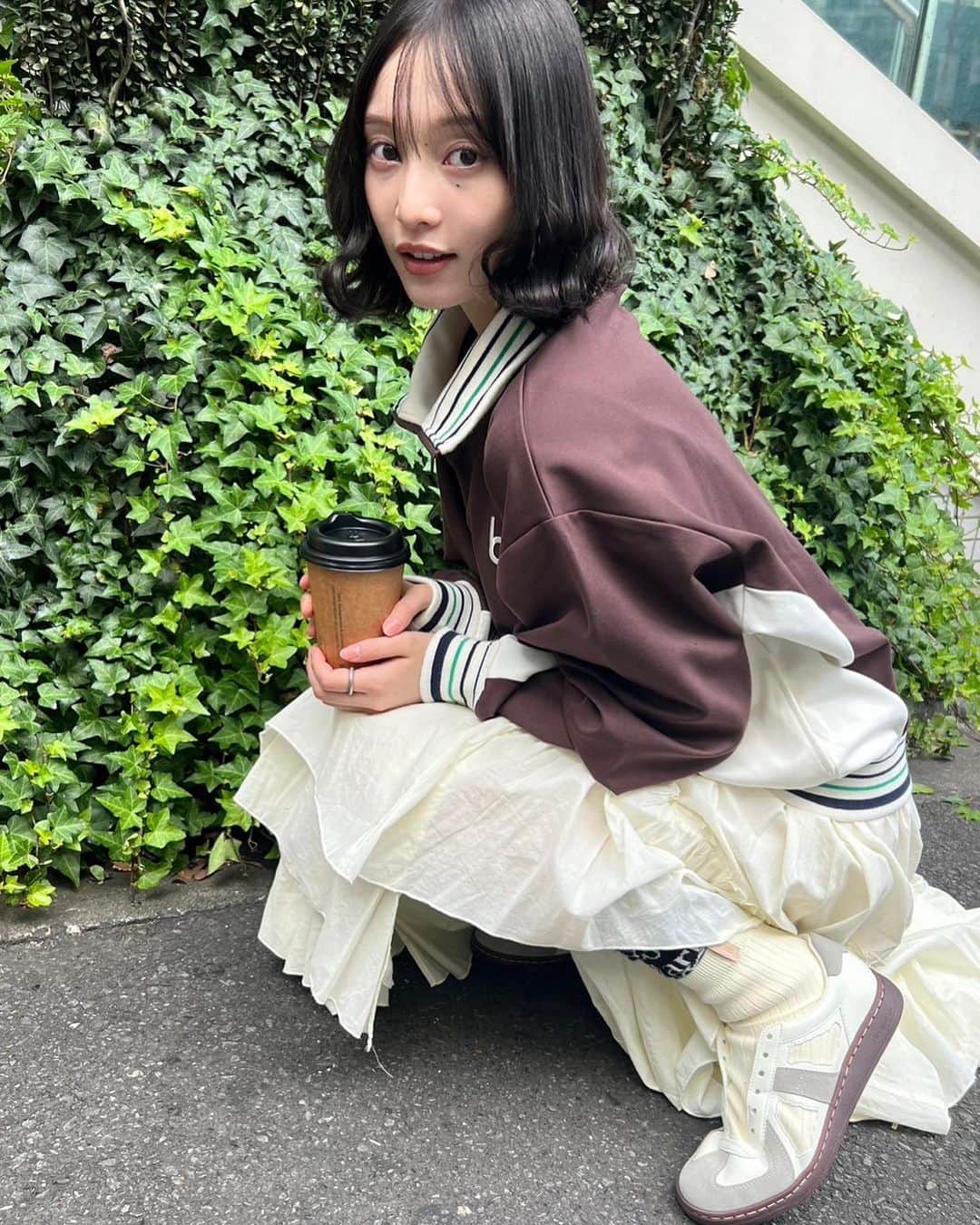 山田愛奈さんのインスタグラム写真 - (山田愛奈Instagram)「.  撮影の間にマネさんが 撮ってくれた私服🤲´-」11月15日 16時47分 - aina_yama