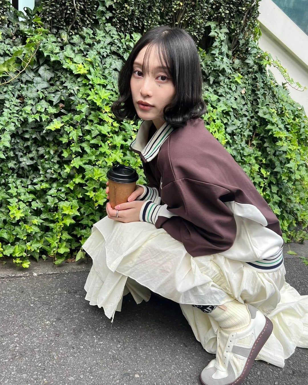 山田愛奈さんのインスタグラム写真 - (山田愛奈Instagram)「.  撮影の間にマネさんが 撮ってくれた私服🤲´-」11月15日 16時47分 - aina_yama