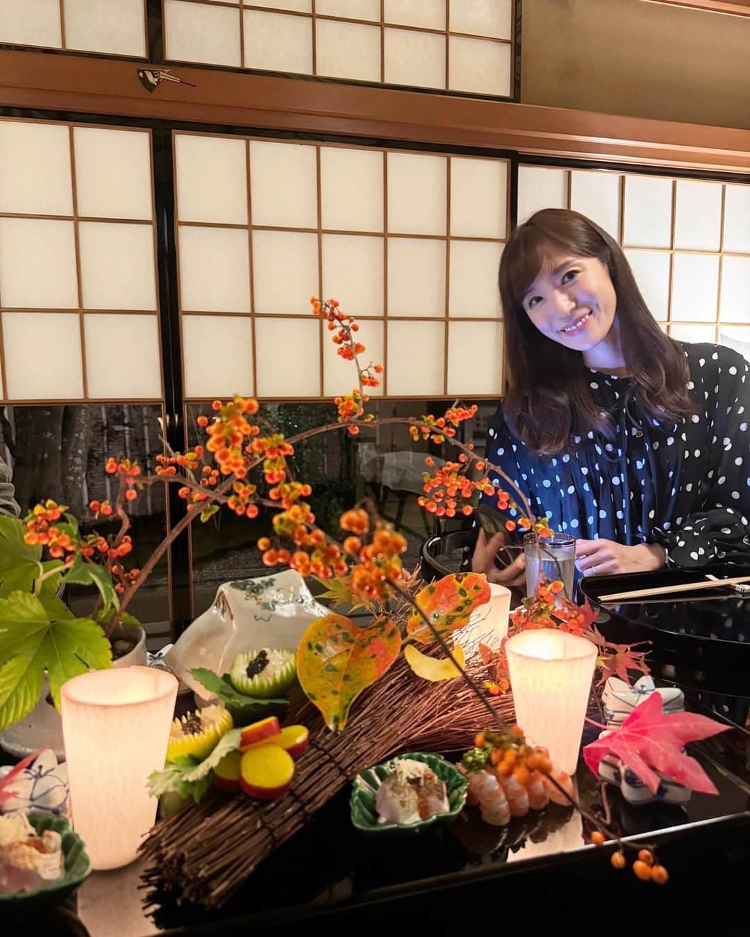 小林真由さんのインスタグラム写真 - (小林真由Instagram)「今年もアートコラボレーション京都へ。 ⁡ 再会もあったり京都ではたくさんの方に会えて刺激的🍁 食とアートでお腹いっぱいな週末でした。  ⁡ ⁡ipadのらくがきラブな娘。  最後はちょうど1年前。 来年はゆっくり行きたいなぁ🍡🍁  #ファッション #コーデ #ママコーデ #女の子ママ #男の子ママ #ママライフ #コーディネート #４歳 #3歳 #京都 #旅行 #国内旅行 #子連れ旅行 #アート #ack #artcollaborationkyoto #嵐山」11月15日 16時52分 - mayukobayashii