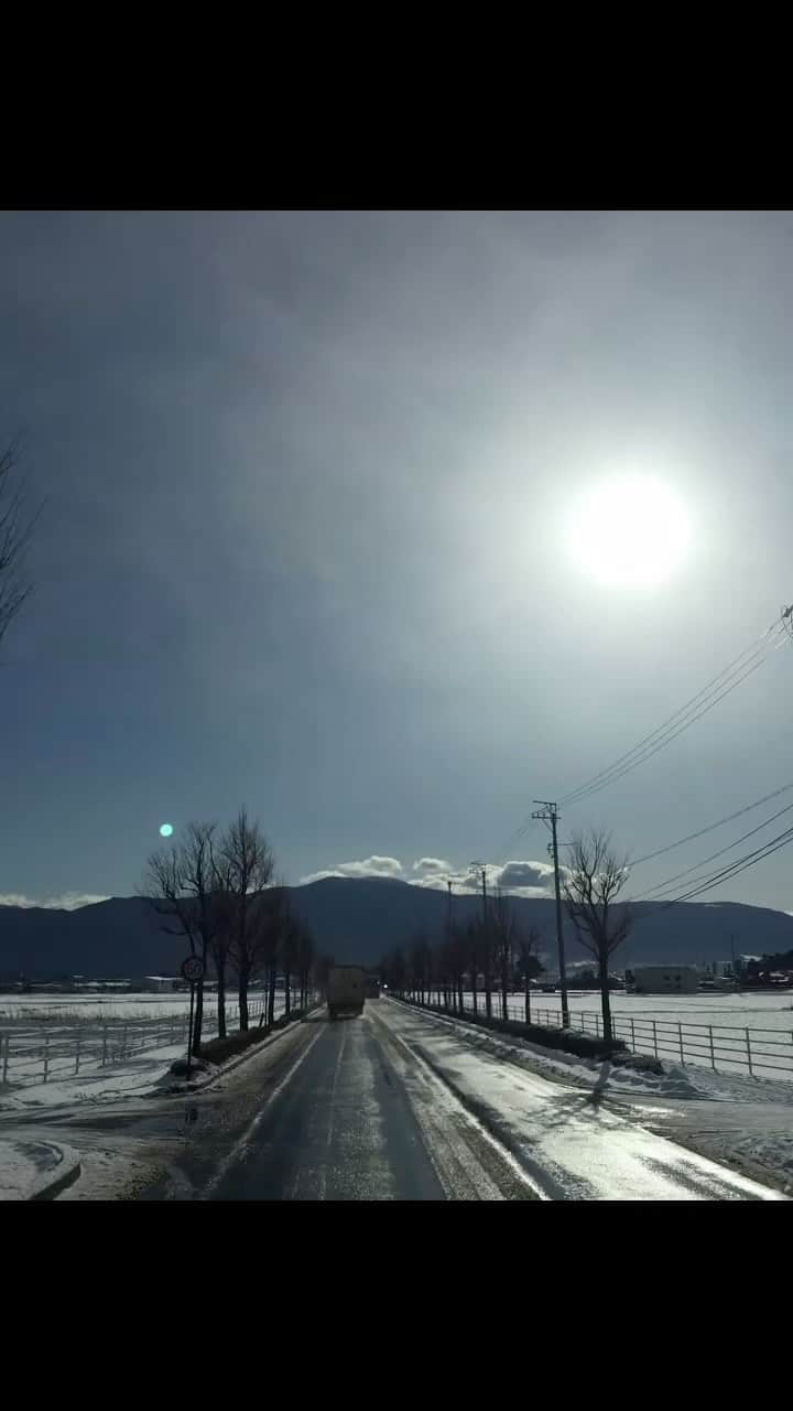 チックンとプーちゃんのふるさと? From Japan??のインスタグラム：「雪がはじまるよ❄️ #安曇野#雪#冬#雪景色#思い出」