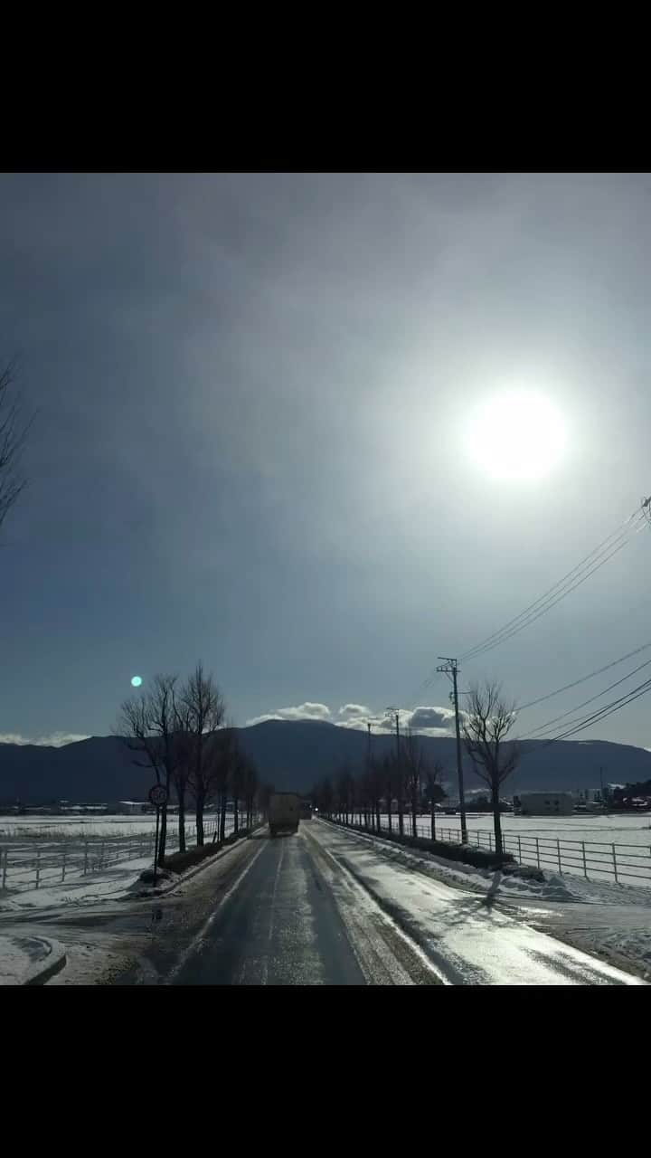 チックンとプーちゃんのふるさと? From Japan??のインスタグラム：「雪がはじまるよ❄️ #安曇野#雪#冬#雪景色#思い出」