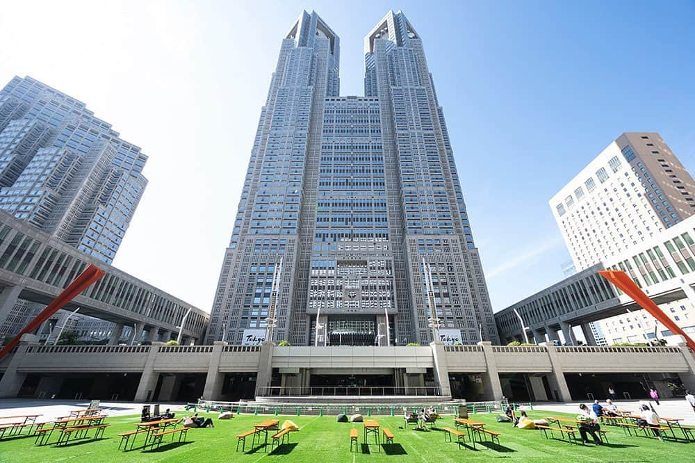 東京都庁広報課のインスタグラム：「FUN MORE TIME SHINJUKU (2023.10.13撮影)  最寄駅：都庁前駅  #tokyotokyo #tokyogram #moodygrams #jp_gallery #ptk_japan #gdayjapan #realtokyolife #beautifuldestinations #tokyojapan #instatokyo #loves_nippon #phos_japan #bestjapanpics #cooljapan #japan_of_insta #photo_jpn #illgrammers #景色 #東京 #東京都 #東京観光 #東京旅行 #東京散歩 #風景 #街の風景 #東京風景 #Tokyo #东京 #도쿄 #tokyogood」