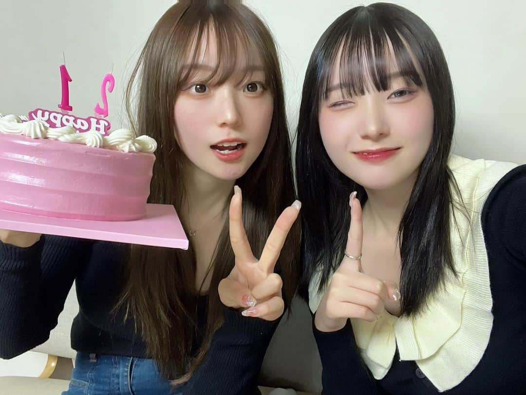 じゅんなさんのインスタグラム写真 - (じゅんなInstagram)「21歳になったよ〜🥳✊🏻💕 今年もじゅんゆなで過ごせてよかった👶🏻👶🏻 YouTubeも撮ったからまた載せるね！！🥺」11月15日 17時01分 - junnadayoo