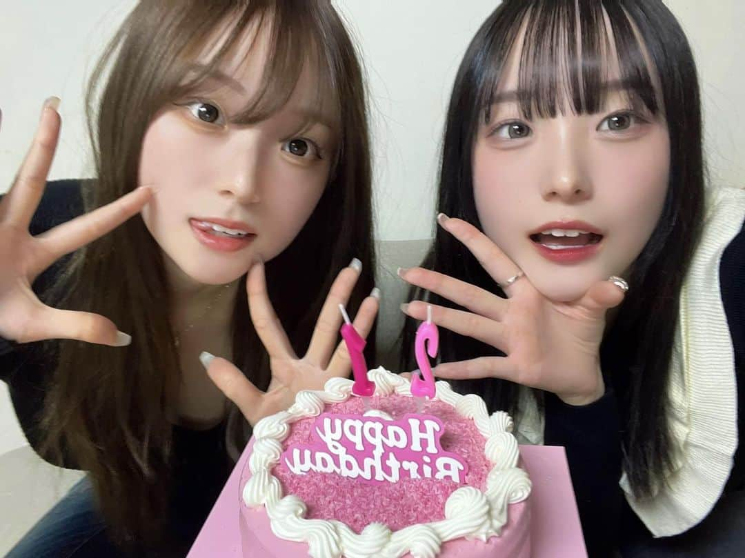 じゅんなさんのインスタグラム写真 - (じゅんなInstagram)「21歳になったよ〜🥳✊🏻💕 今年もじゅんゆなで過ごせてよかった👶🏻👶🏻 YouTubeも撮ったからまた載せるね！！🥺」11月15日 17時01分 - junnadayoo