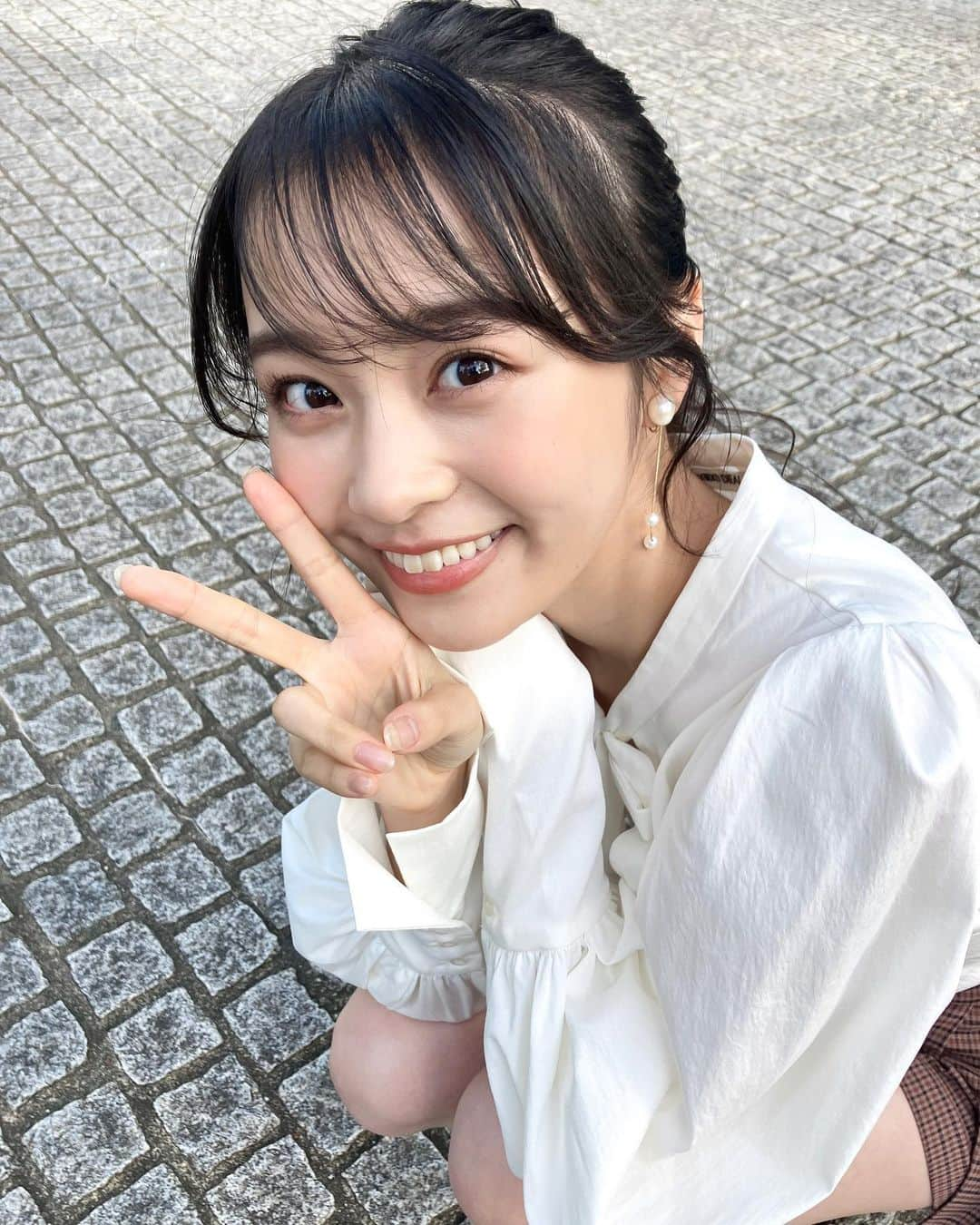 林芽亜里さんのインスタグラム写真 - (林芽亜里Instagram)「🎀 ⁡ お知らせ🪄 ⁡ ⁡ 北國新聞社さんの ｢月刊北國アクタス12月号｣の表紙+誌面とインタビューに掲載して頂きました✋ ⁡ 石川で撮影したの~！ 地元でお仕事、嬉しいなぁ☺️ ⁡ ⁡ 地元の方はもちろん是非見てくださ~い🫶 アクタスは地元情報誌ですが、ネットでも購入できます🤤  ⁡ ⁡ 発売は11月20日です⸜🌷︎⸝‍ 発売前にオフショット公開🫣 ⁡ ⁡ ⁡ ⁡ #林芽亜里 #アクタス #石川県」11月15日 17時01分 - meari__hayashi