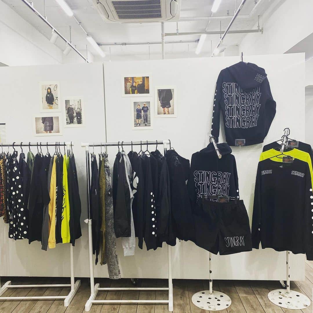 橋本塁さんのインスタグラム写真 - (橋本塁Instagram)「【渋谷サウシュー写真展 &STINGRAY2日目！】 22時まで渋谷ルデコ(渋谷区渋谷3-16-3高桑ビル地下一階)にて今年最後のサウシュー写真展&STINGRAYショップスタート！是非学校や仕事終わりや買い物がてらやライブの前に是非！STINGRAYの新作も発売中！ #渋谷　#STINGRAY #サウシュー」11月15日 17時15分 - ruihashimoto
