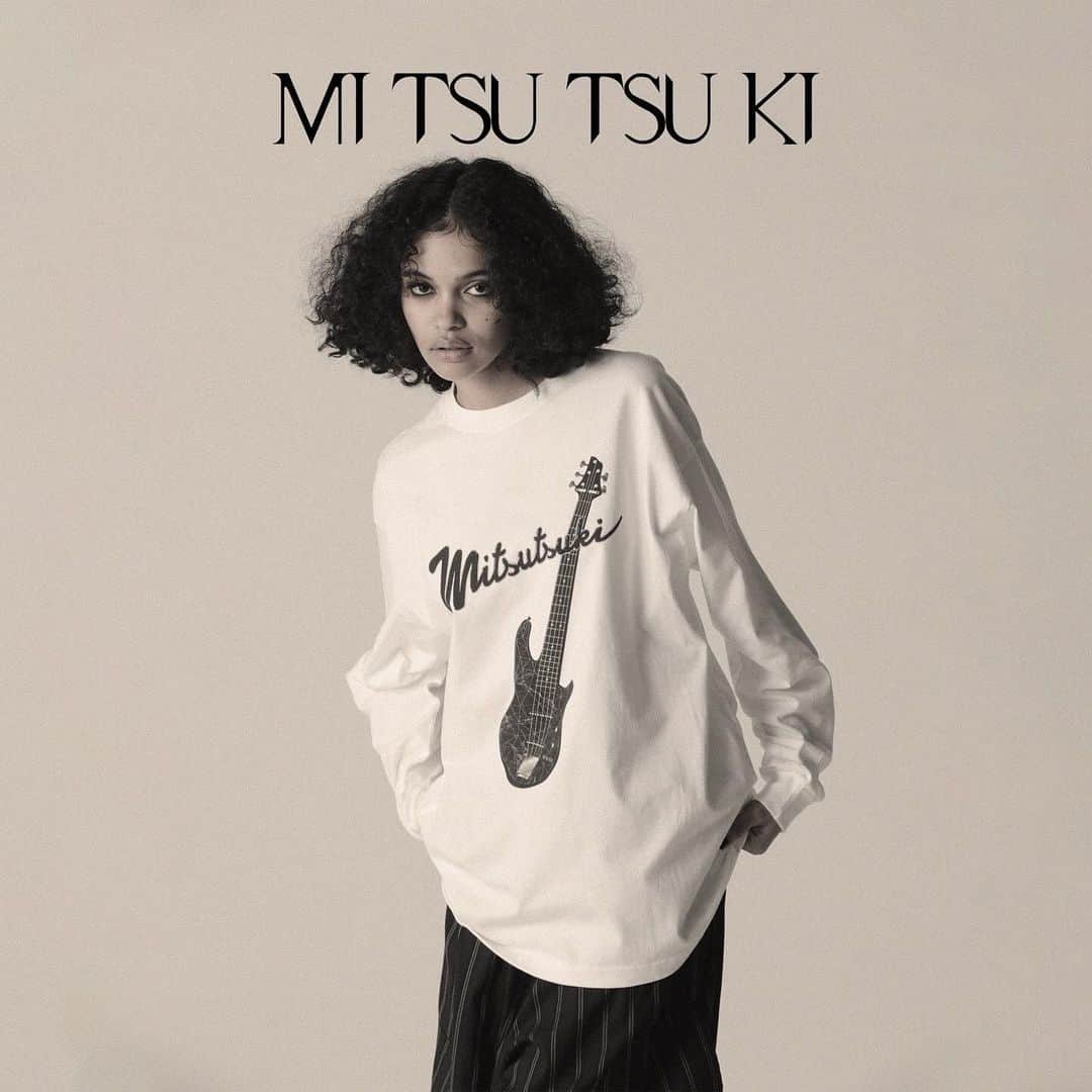 MOMIKENのインスタグラム：「MITSUTSUKI NEW ITEM  ●NAME : mitsutsuki  LOGO bass long T-SH ●COLOR : BLACK / WHITE ●SIZE : 壱(M) / 弍(XL) 12,000円(13,200円税込)  #mitsutsuki#momiken」