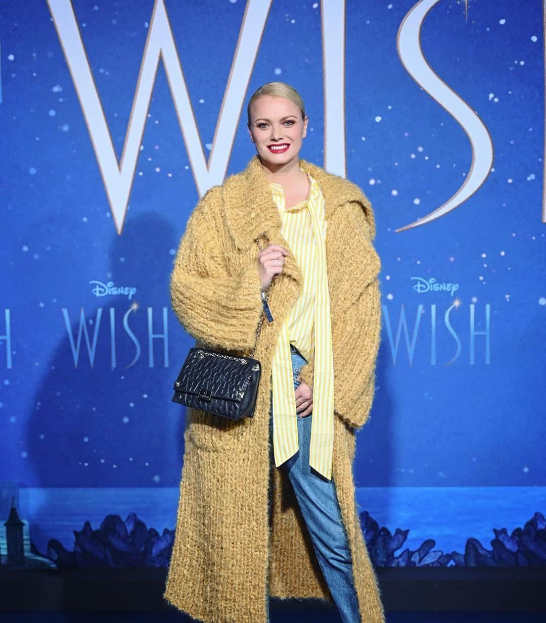 フランツィスカ・クヌッペのインスタグラム：「WISH ✨✨✨ @disney Deutschlandpremiere im @zoopalast.  Ab 30. November 2023 im Kino. Was für ein wundervoller Film. ♥️ Mit den deutschen Stimmen von @hazelsgonnahaze Hazel Brugger und @patriciameeden.  @disneydeutschland  #outfit @boscana_official  Photo: @oliverwalterscheid」