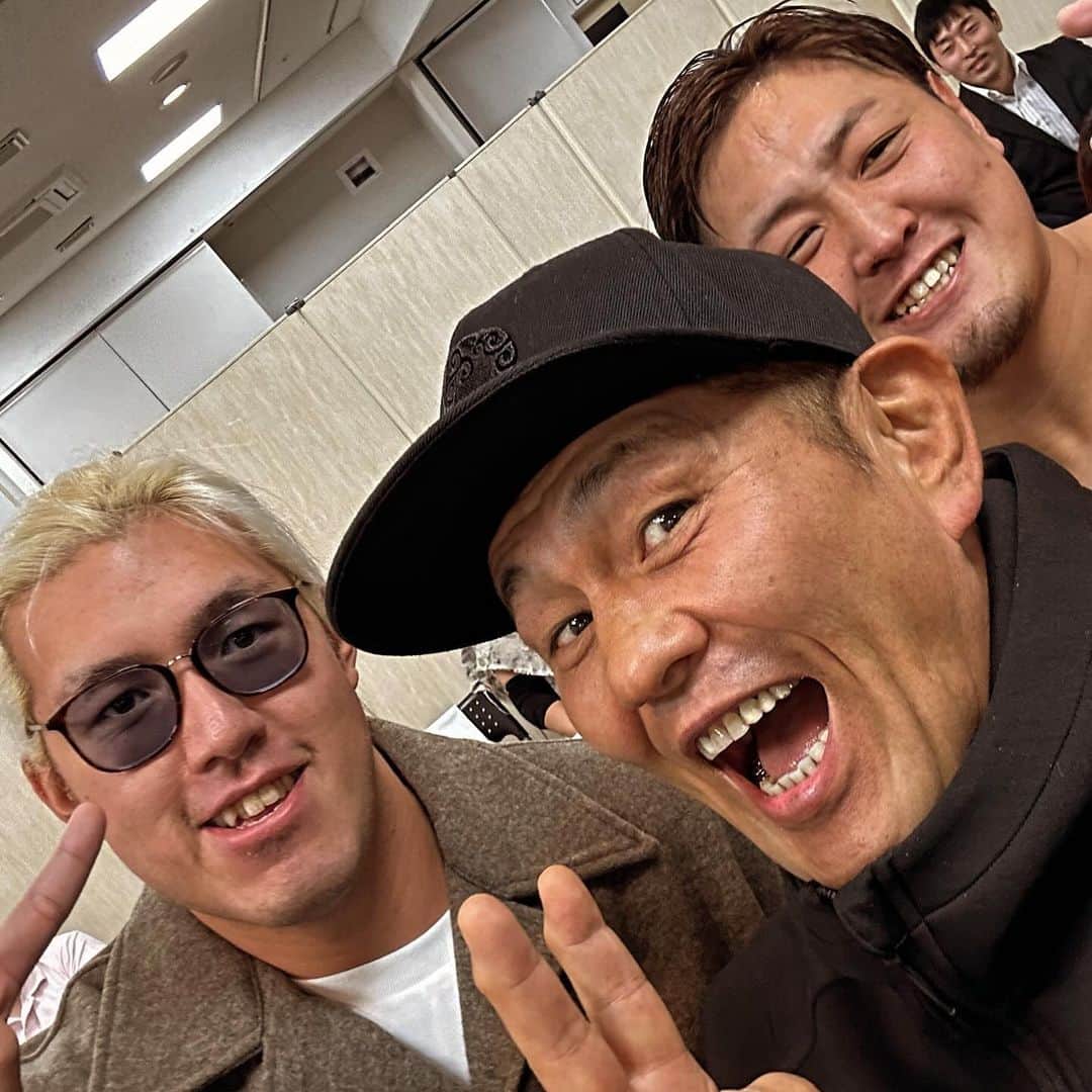 鈴木みのるのインスタグラム：「BIG BOMBERS "KAI"  Dec/31/2023 後楽園ホール年越プロレスにこのチームで参加することが、抽選で決定した。 NAYA+KAMITANI+SUZUKI ま、なんとかなるだろ。。」