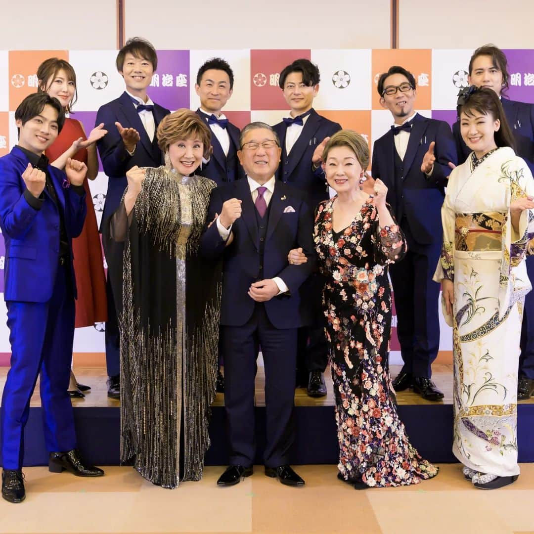 小林幸子のインスタグラム：「昨日は明治座創業150周年記念「徳光和夫の名曲にっぽん」の初日でした✨  昨日から1週間日替わりで、豪華な出演者でお届けします🎤  昨日は、由紀さおりさん、市川由紀乃ちゃん、辰巳ゆうとくん、ベイビーブーの皆さんと‼️　由紀さんとマシュ・ケ・ナダ、辰巳くんともしかしてpartⅡ👍  楽しいライブでした😊  明日も出演しまーす🎤  #sachikokobayashi  #小林幸子  #明治座  #徳光和夫の名曲にっぽん  #徳光和夫さん  #由紀さおりさん  #市川由紀乃ちゃん  #辰巳ゆうとくん  #ベイビーブーさん」