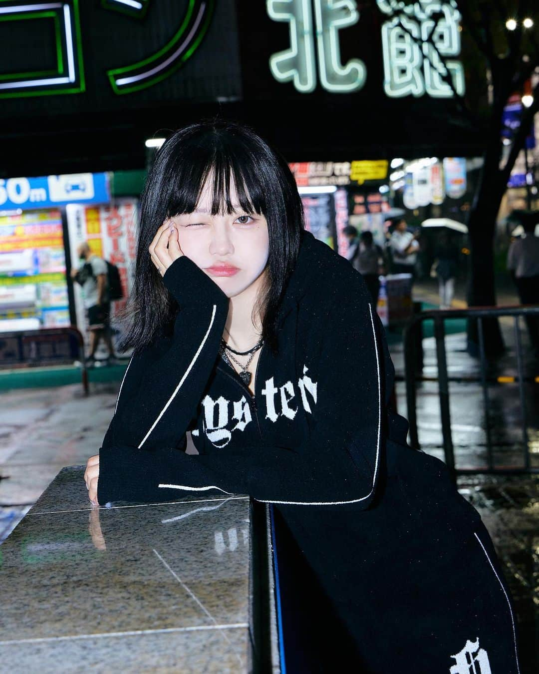 Droptokyoさんのインスタグラム写真 - (DroptokyoInstagram)「ちせ／モデル  パーカ、パンツ、チョーカー／全て#hystericglamour (#ヒステリックグラマー)  #droptokyo #streetsnap #fashion #ストリートスナップ #ニット #Knit #pr」11月15日 18時01分 - drop_tokyo