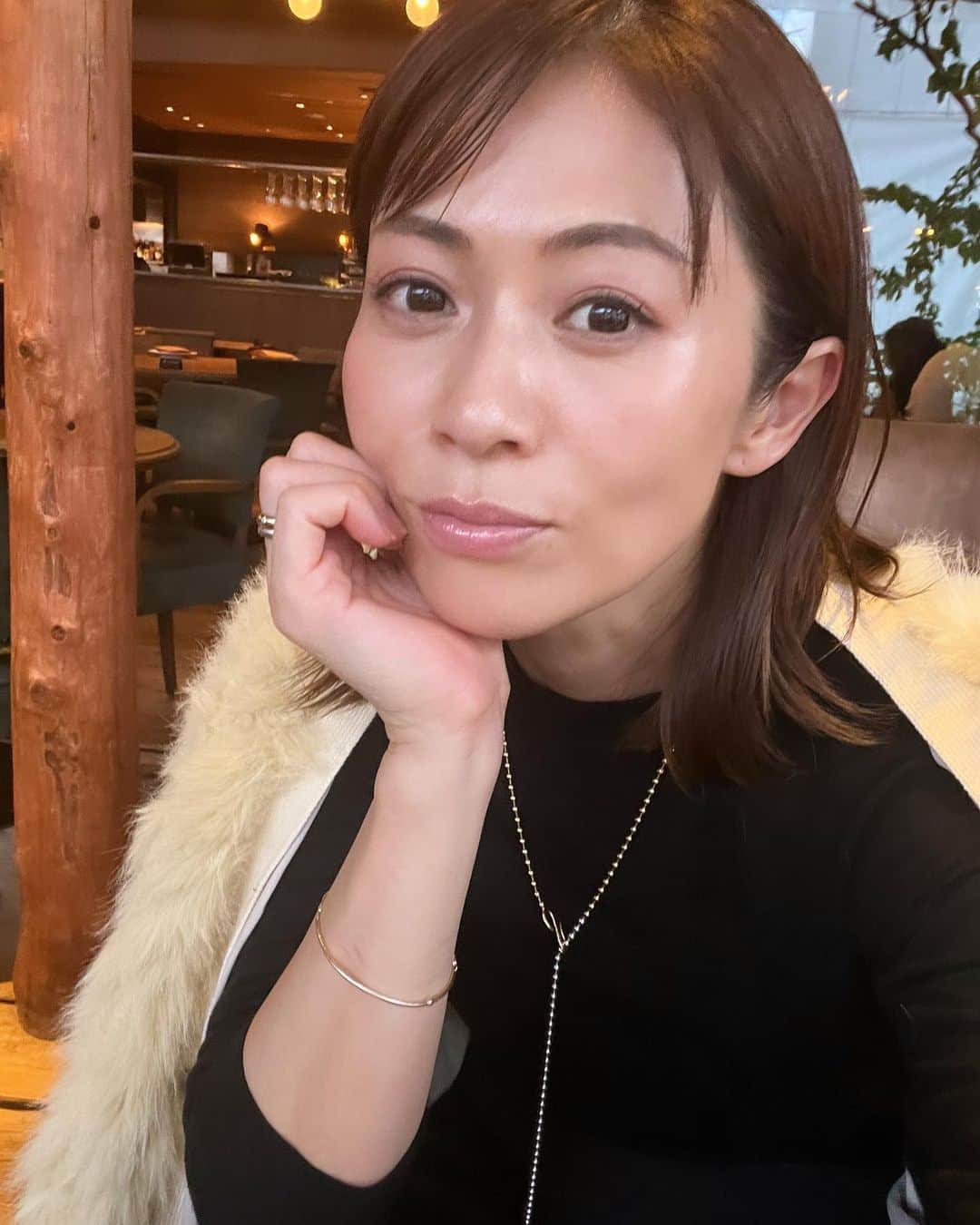 畑野ひろ子のインスタグラム：「今日は、長時間お花の打ち合わせ🌸 来年に向けてまた、いろいろ楽しみです🥰」