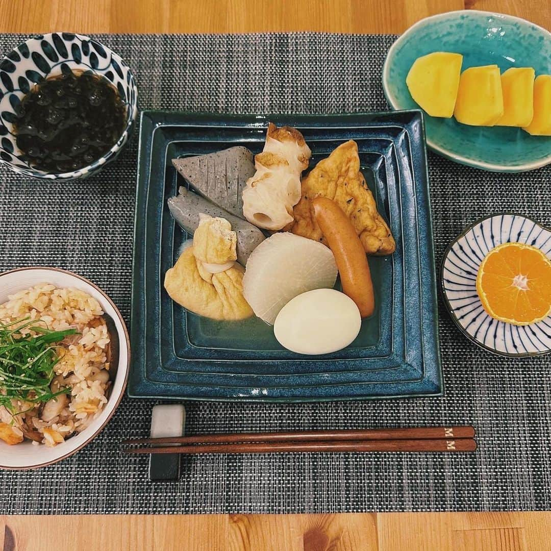 樽見麻緒さんのインスタグラム写真 - (樽見麻緒Instagram)「最近のごはん記録👩🏻‍🍳 ⚪︎茄子と鶏唐揚げのみぞれ煮 ⚪︎長芋の豚バラ巻き ⚪︎残り野菜のトマトソースパスタ ⚪︎おでん.鮭ときのこの炊き込みご飯 ⚪︎牡蠣とベーコンのクリームパスタ🦪  #まお飯#おうちごはん#料理記録#自炊#料理好きな人と繋がりたい#献立#献立記録#自炊生活#ママごはん#お皿好き#器のある暮らし#器好きな人と繋がりたい」11月15日 18時13分 - t_mao27