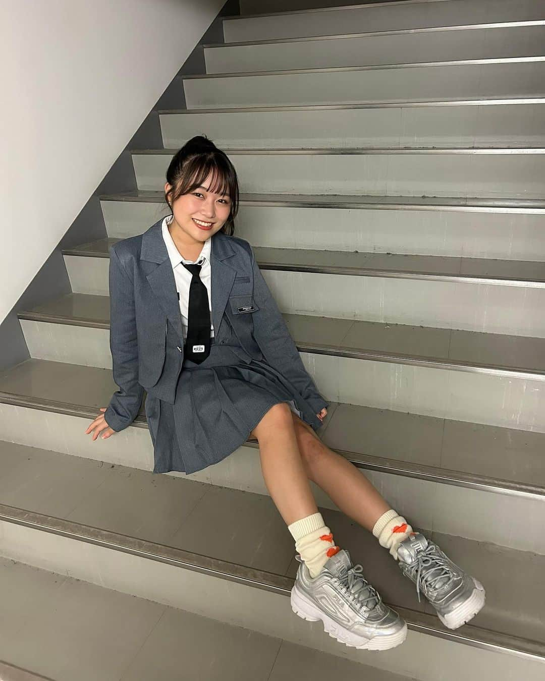 島崎友莉亜さんのインスタグラム写真 - (島崎友莉亜Instagram)「制服久しぶりに着た❕  #制服衣装 #アイドル #idol #japaneseidol #にきちゃん」11月15日 18時14分 - yuria_shimazaki_uug2ki