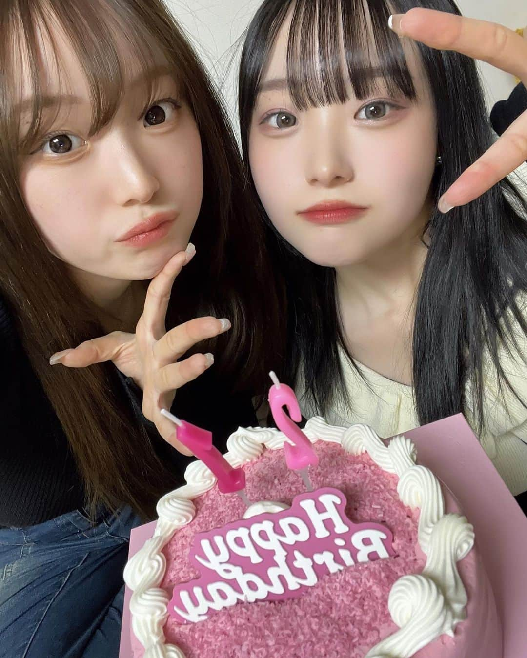 ゆうなさんのインスタグラム写真 - (ゆうなInstagram)「21歳の誕生日！！(ｰ̀֊ｰ́˶ჱ̒ みんなお祝いDMたくさんありがとう🥹うれしい、 わたし大人やで〜！ 最近勉強とかで忙しくて あんまり関われてないけど 変わらず応援してくれてありがとう！🫰ﾀﾞ!ｲ!ｽｷ もっと頑張ります！！！！！！ YouTubeも撮ったからまた載せるね！❤️」11月15日 18時22分 - unaunayuuna