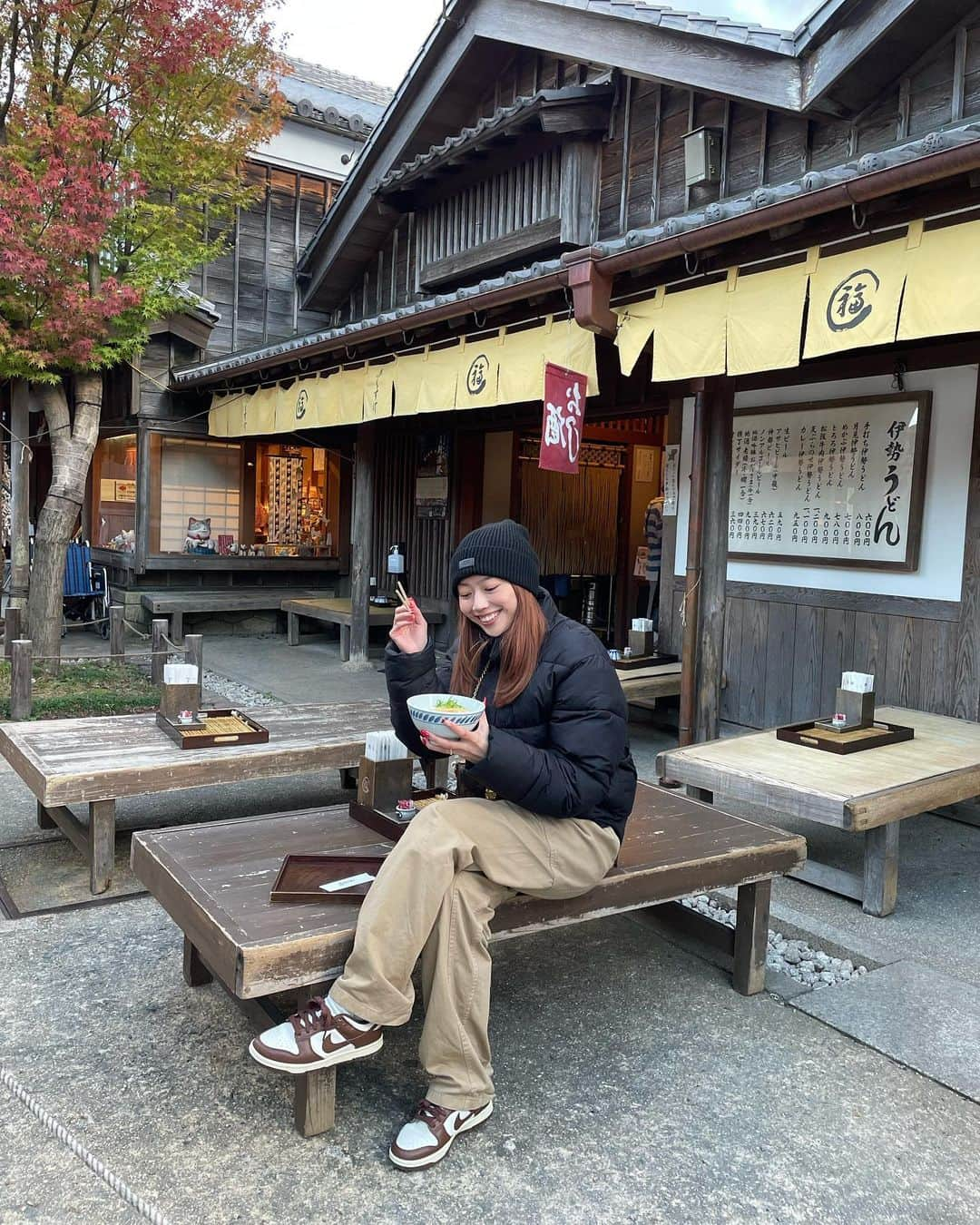 サキのインスタグラム：「サクッとままとぱぱと三重旅行😉👍 いろんな所周って満喫出来た〜風強すぎたけどなあ〜爆笑 今年も @carharttwip_jp のダウンお世話なりますww  にっとぼう #ugg だうん #carhartt  ぱーかー #calvinklein  ぱんつ #gramicci  くう #nike  かばん #louisvuitton   #このダウンまじ暖かすぎてヒートテックと合わせたらまじ汗かくレベルであったかい #たぶん去年も同じ事ゆうてた」