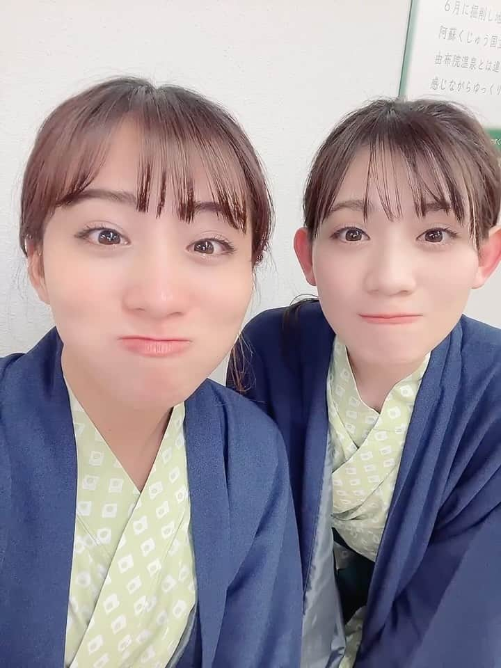 坂本遥奈のインスタグラム：「ほのかちゃんお誕生日おめでとう🎂☺️ またすぐ秘密のデートしようね👭❤️  2人でいつかの温泉♨️  #ほのハル秘密のデート」