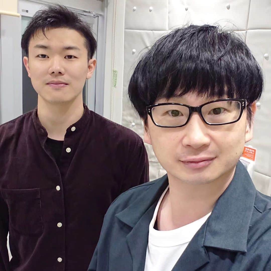 八木良のインスタグラム：「おびりあスタジオに到着しました。 このあと18：40からラジオ生放送です ＦＭ島田 g-sky76.5 「八木良（やぎまこと）の黒縁radio！」 FM島田ＨＰ、アプリで全国で聴けます 【メッセージをお待ちしてます】 ラジオネームを忘れずに八木良宛てにお願いします info@g-sky765.jp」