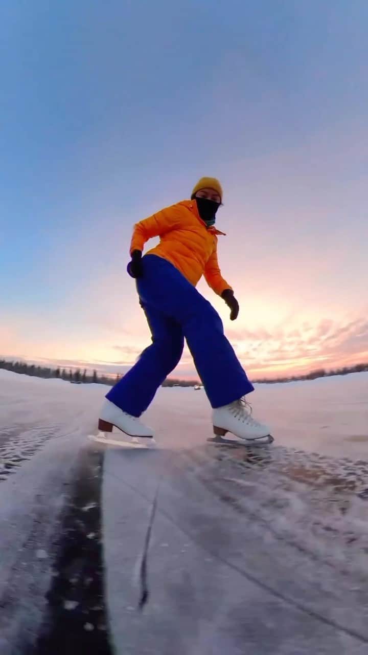 オリンピックのインスタグラム：「Exploring the world through #figureskating! 🗺️⛸️   🎥: @theworldwithangelina  #GPFigure」