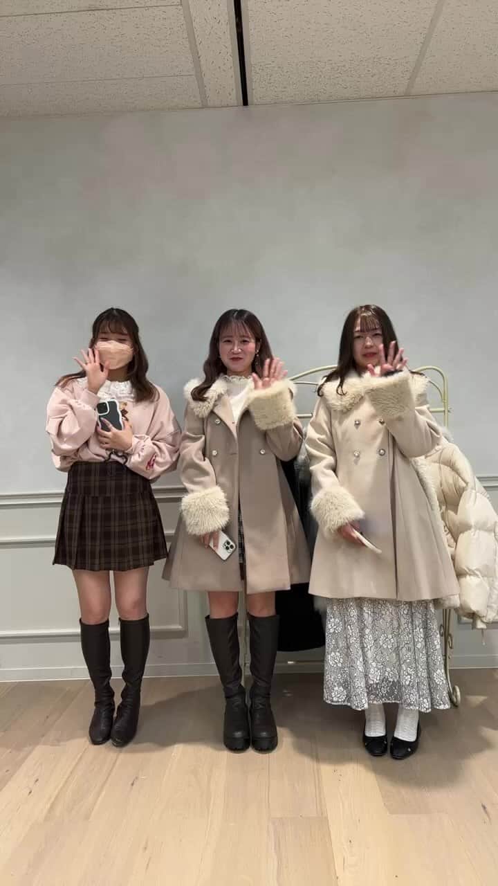 のインスタグラム：「11/16(木)21:00〜周年限定新作❤︎あき155㎝/あかり156㎝/もえ157㎝」