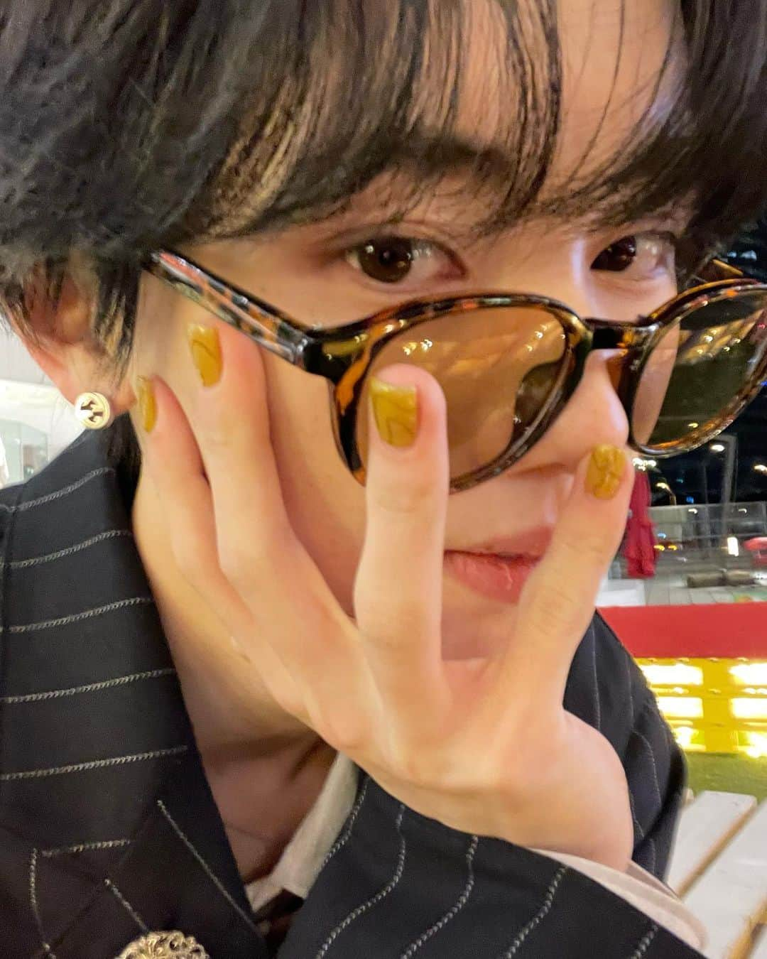 大枝晴大さんのインスタグラム写真 - (大枝晴大Instagram)「New nail🍂  今回はイチョウ観に行く為のネイル この季節イチョウ並木を彼女と……。。  1人で散歩しながら見に行きたいと思います＾＾  @nail._.yui_ ありがとうございます！鉛筆で描いたデザインとマグネットめっちゃ気に入ってます🫶🏻  みんなネイルお揃いしよや^ - ^ え？もちろんみんなもぼっちでイチョウ観に行くよナ^ - ^  #大枝晴大」11月15日 18時53分 - haruto._.ooeda